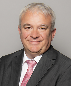 Mitglied im Aufsichtsrat seit 2020;​ seit 2013 selbständiger Kaufmann in Dassendorf ​