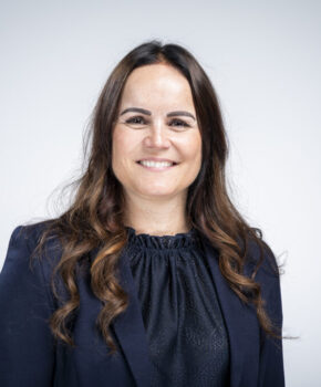 - AR-Mitglied seit 2025 - seit 2018 selbständige Kauffrau mit 2 Märkten in Magdeburg