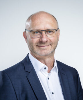 - AR-Mitglied von 2013 bis 2017​ - 2017 Wahl in den Vorstand​ - GL Kaufleute der Region Ost - seit 1999 selbständiger Kaufmann in &nbsp;&nbsp;Oranienburg und Zehdenick​