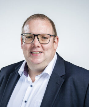 - AR-Mitglied seit 2025 - seit 2010 selbstständiger Kaufmann in Göttingen und Hann Münden