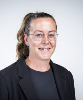 - AR-Mitglied seit 2017 - AR-Vorsitzende seit 2025 - seit 2013 selbständige Kauffrau in Erfurt